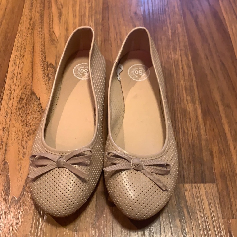 Nude flats